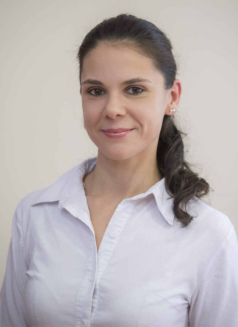 Petrovicz Viktória, the assistant of dr. Máriási Béla, dentist